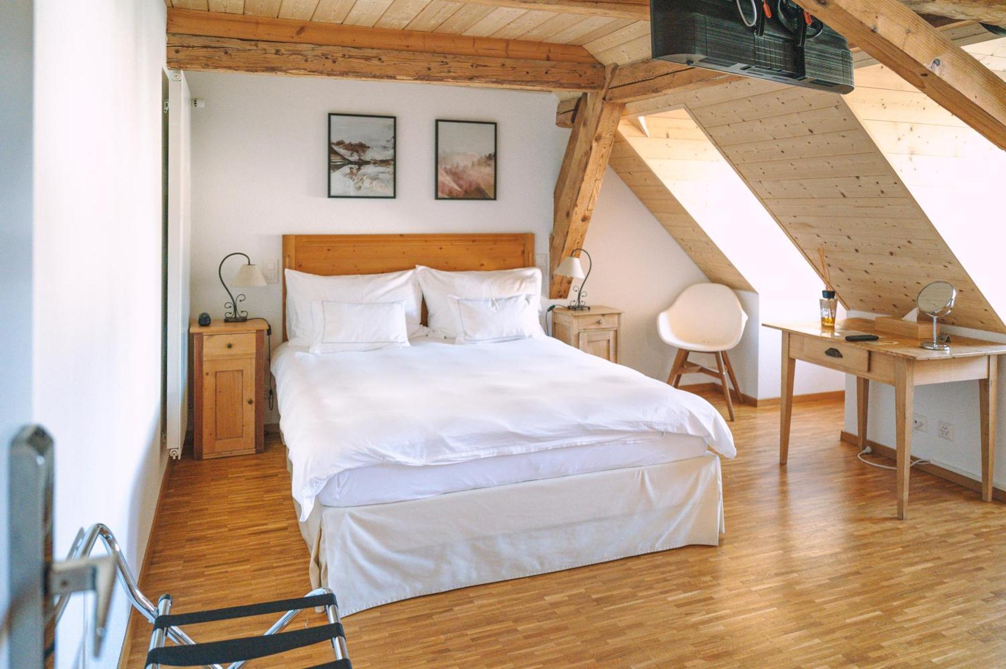 Les Montagnards Hotell Broc Exteriör bild