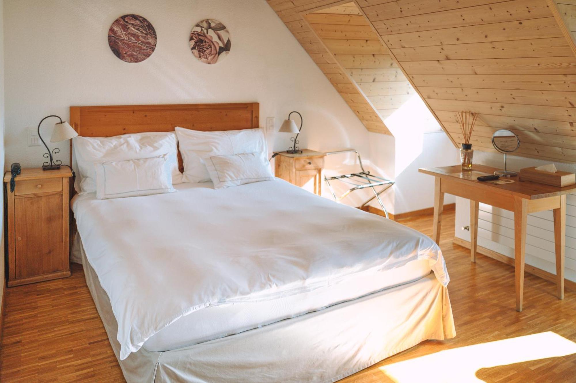 Les Montagnards Hotell Broc Exteriör bild